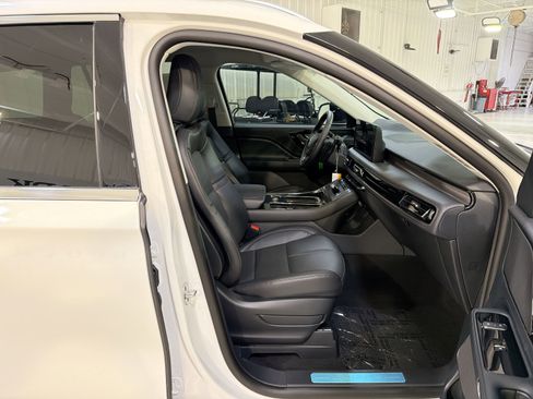 New 2026 Lincoln Aviator AWD image 29