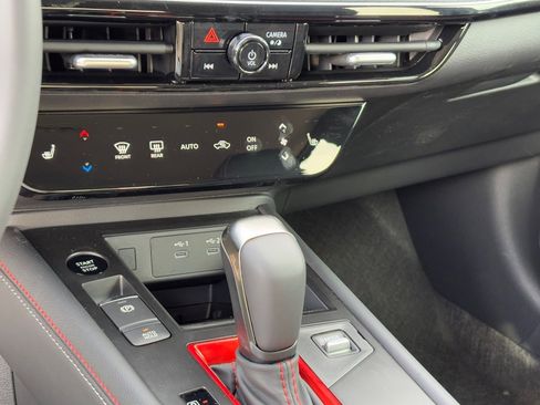 New 2026 Nissan Kicks SR w/ Cold Weather Package image 26