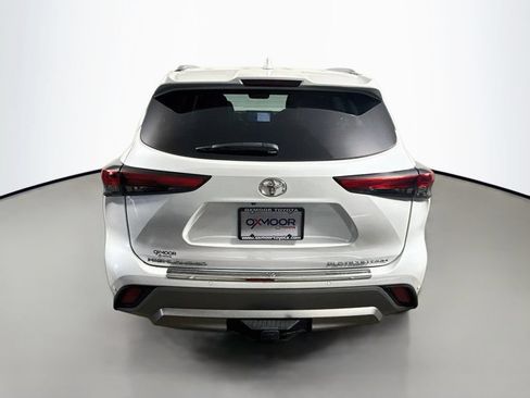 Used 2022 Toyota Highlander Platinum AWD/4WD image 6