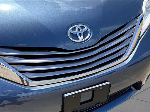 Used 2016 Toyota Sienna XLE FWD image 29