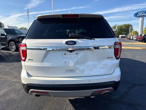 Used 2017 Ford Explorer XLT w/ Equipment Group 202A AWD/4WD image 8