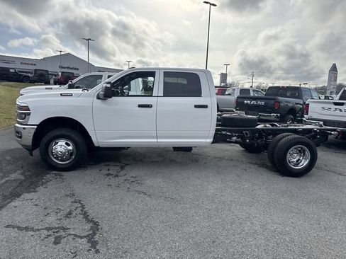 New 2026 RAM 3500 Tradesman w/ Chrome Appearance Group A AWD/4WD image 10
