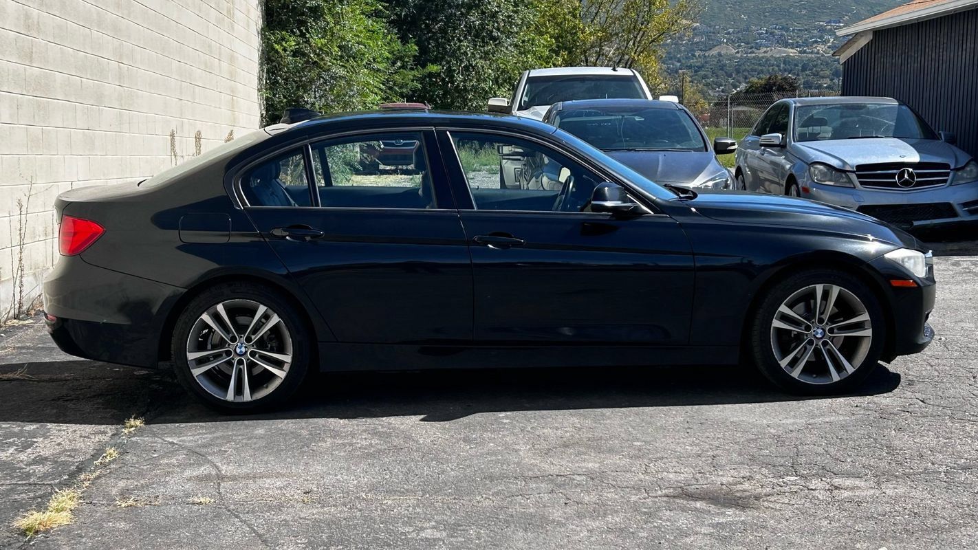 Used 2013 BMW 328i xDrive Sedan w/ Premium Pkg AWD/4WD image 6