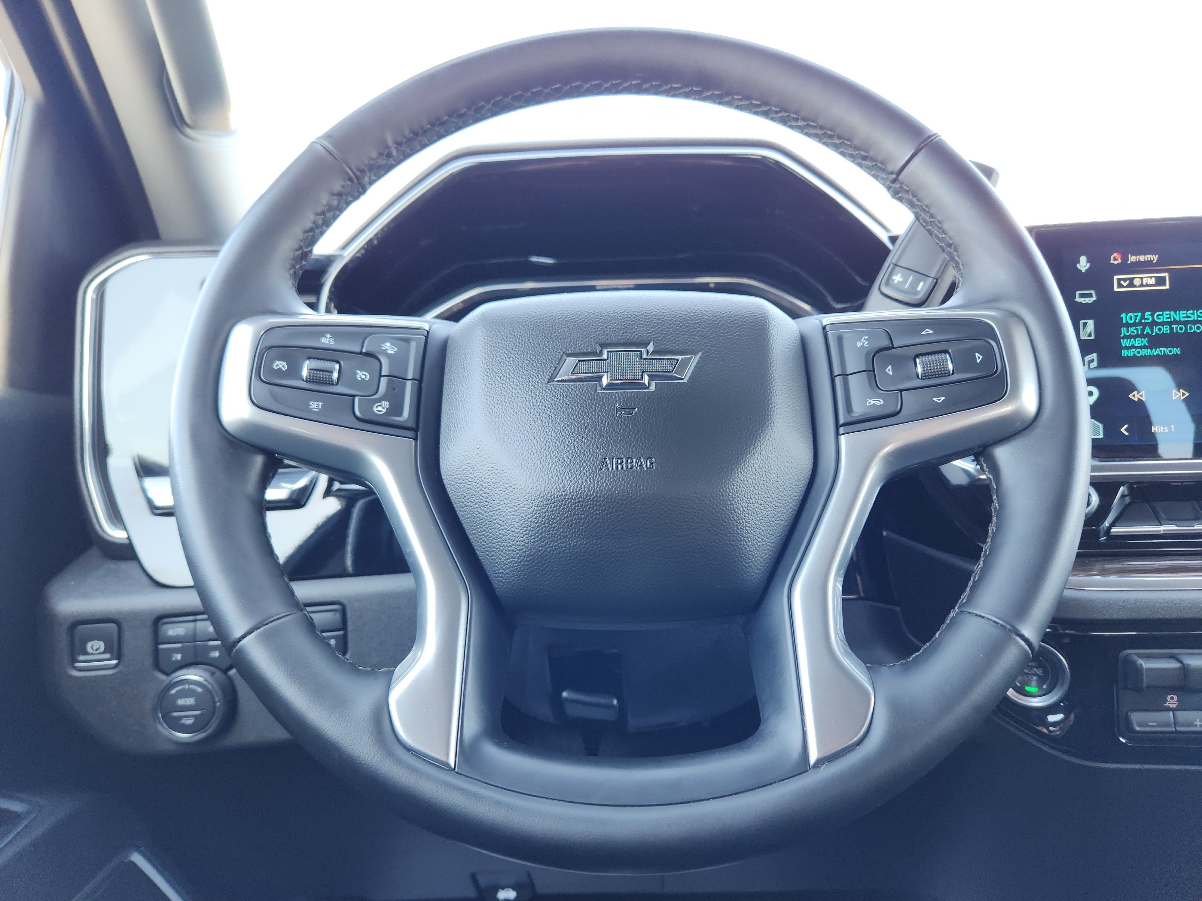Used 2025 Chevrolet Silverado 1500 RST AWD/4WD image 22