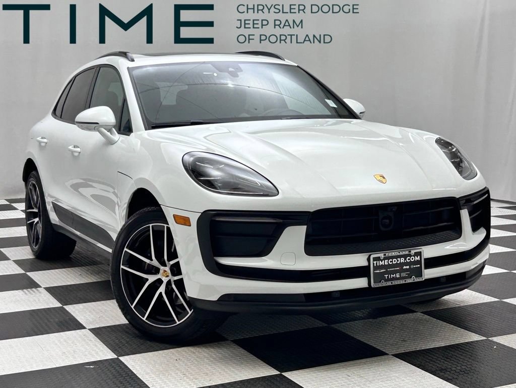 Used 2024 Porsche Macan AWD/4WD image 1