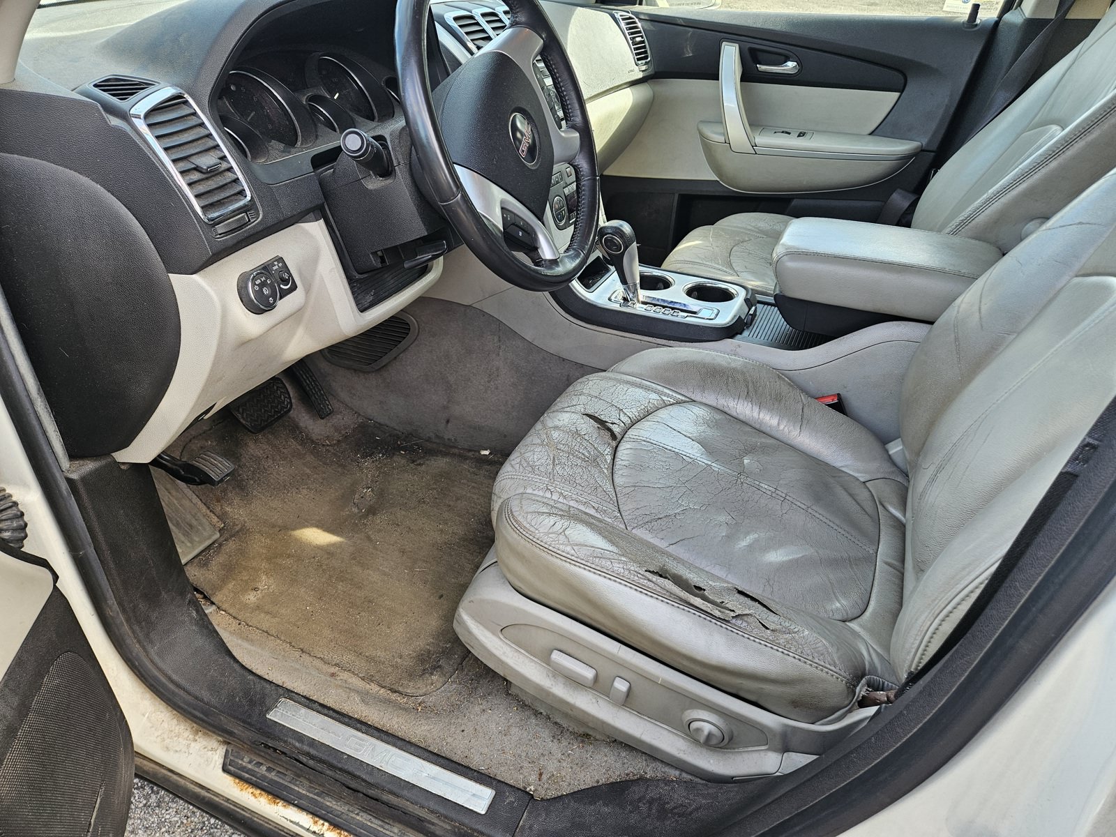 Used 2011 GMC Acadia SLT FWD image 5