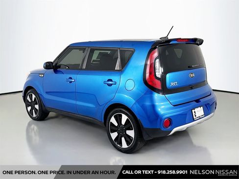 Used 2017 Kia Soul + w/ Designer's Package FWD image 7