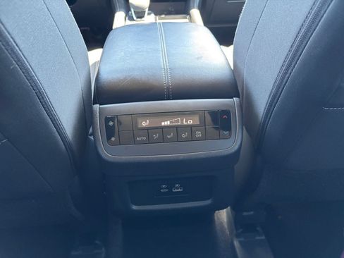 Used 2025 Nissan Pathfinder SV FWD image 24