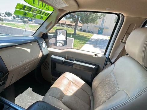 Used 2011 Ford F450 Lariat w/ Lariat Interior Pkg AWD/4WD image 16