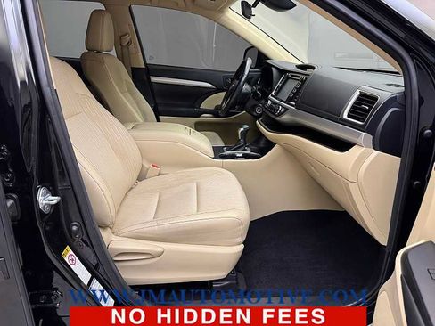 Used 2017 Toyota Highlander Plus AWD/4WD image 21