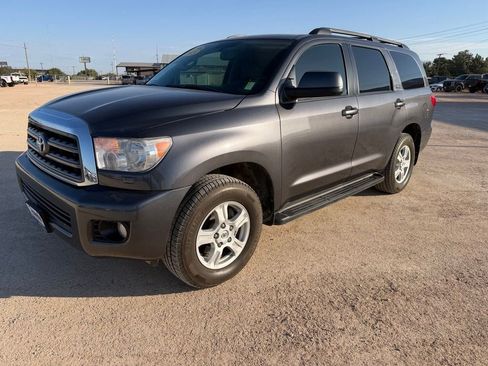 Used 2015 Toyota Sequoia SR5 w/ Premium Package RWD image 1