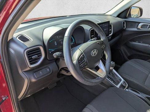 Used 2024 Hyundai Venue SEL FWD image 10