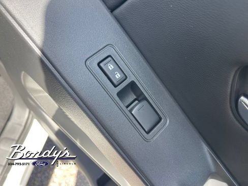 Used 2025 Nissan Frontier SV RWD image 20