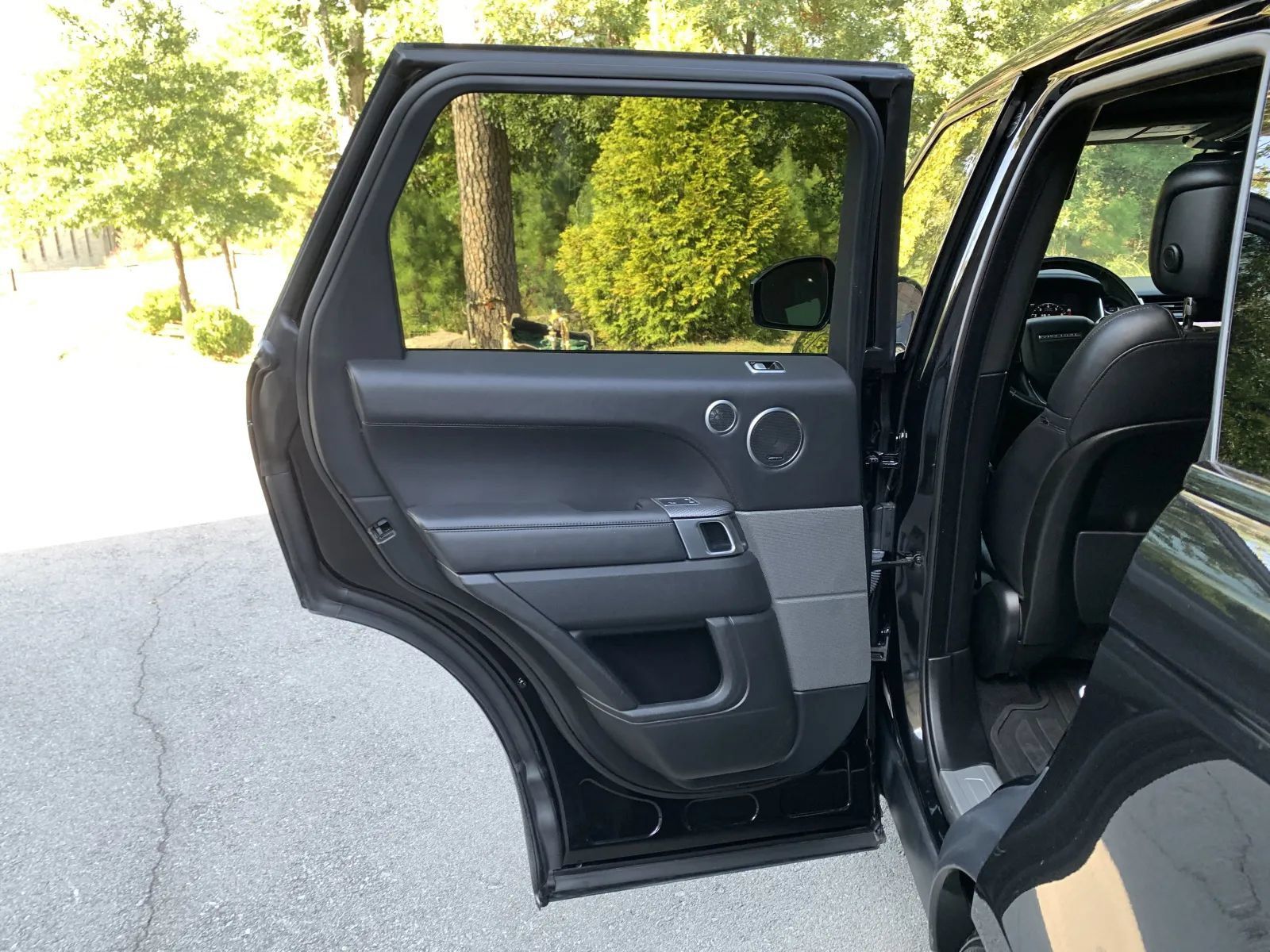 Used 2019 Land Rover Range Rover Sport Supercharged AWD/4WD image 27
