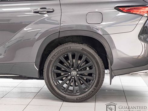 Used 2021 Toyota Highlander XSE image 8