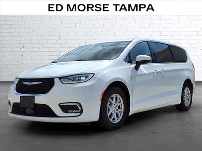 Used 2023 Chrysler Pacifica Touring-L