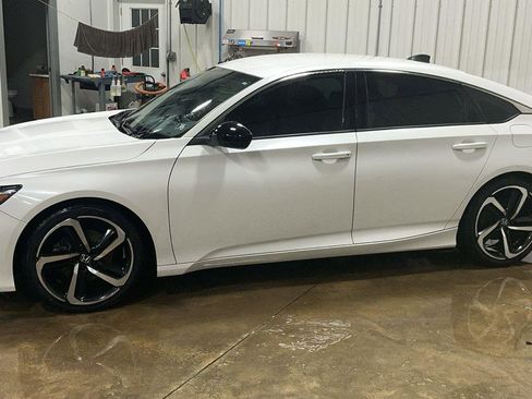 Used 2019 Honda Accord Sport image 9