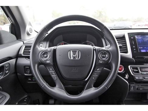 Used 2016 Honda Pilot Touring image 14