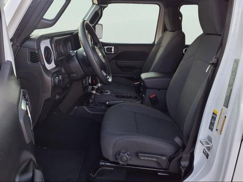 New 2025 Jeep Gladiator Sport image 11