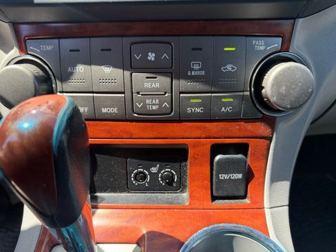 Used 2009 Toyota Highlander Limited w/ Extra Value Pkg 8 AWD/4WD image 15