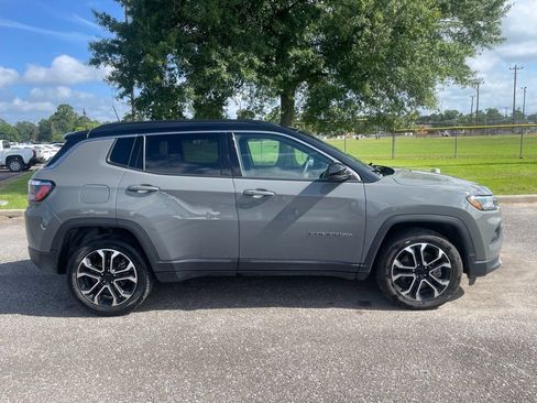 Used 2024 Jeep Compass Limited AWD/4WD image 9