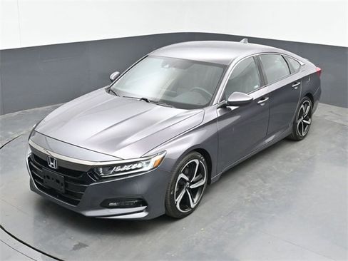 Used 2019 Honda Accord Sport image 3