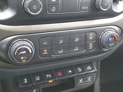 Certified 2022 Chevrolet Colorado Z71 w/ Safety Package image 18