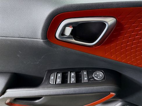 Used 2023 Kia Soul GT-Line image 23