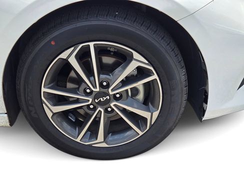 Certified 2024 Kia Forte LXS w/ LXS Technology Package FWD image 6