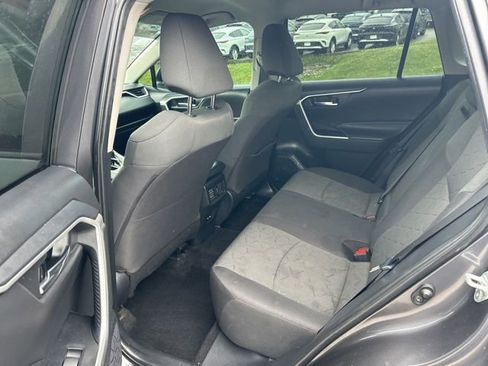 Used 2021 Toyota RAV4 XLE AWD/4WD image 10