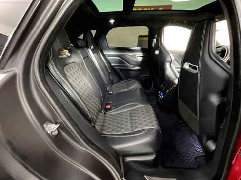 Used 2020 Jaguar F-PACE SVR image 19