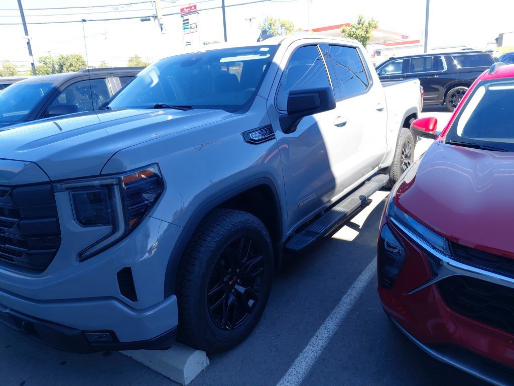 Used 2024 GMC Sierra 1500 Elevation w/ LPO, Elevation Black Package AWD/4WD image 5