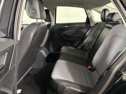 Used 2025 Volkswagen Jetta SE FWD image 41