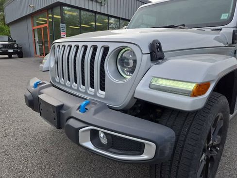 Used 2023 Jeep Wrangler Unlimited Sahara w/ Cold Weather Group AWD/4WD image 7