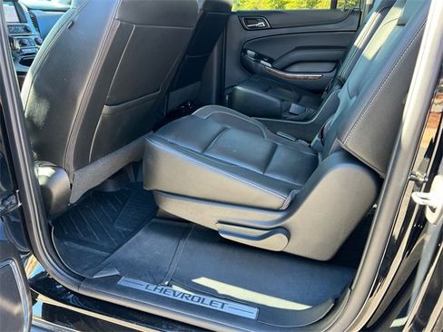 Used 2019 Chevrolet Suburban Premier image 21