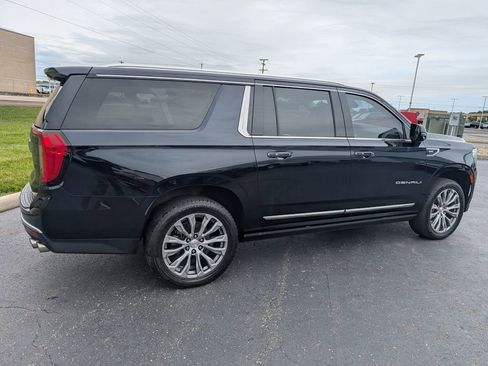 Used 2021 GMC Yukon XL Denali w/ Denali Ultimate Package AWD/4WD image 9