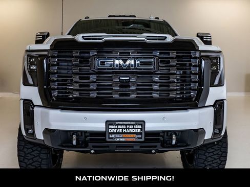 Used 2025 GMC Sierra 2500 Denali Ultimate AWD/4WD image 4