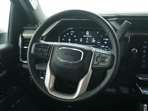 Used 2025 GMC Sierra 2500 Denali w/ Denali Reserve Package image 18