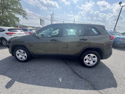 Used 2015 Jeep Cherokee Sport w/ Cold Weather Group AWD/4WD image 3