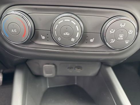 New 2026 Chevrolet Trax RS w/ Sunroof Package image 15