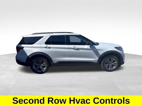 Used 2026 Ford Explorer Active w/ Active Comfort Package AWD/4WD image 8