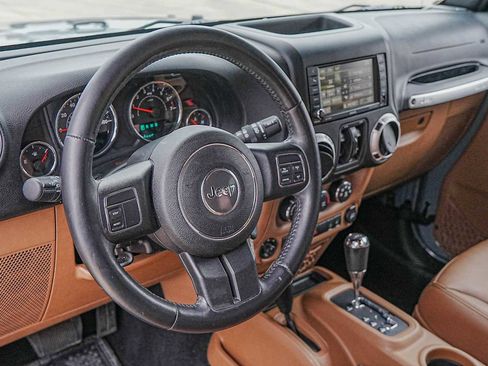 Used 2015 Jeep Wrangler Unlimited Sahara w/ Trailer Tow Group image 9