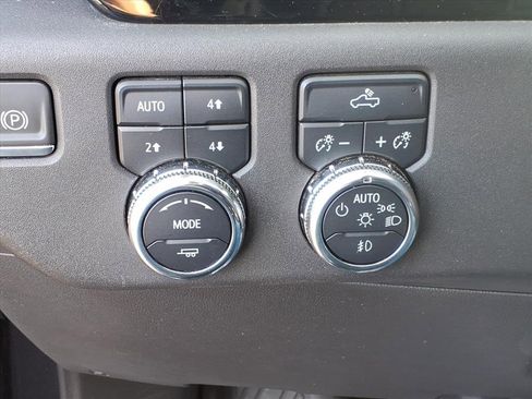 Used 2023 GMC Sierra 1500 Elevation image 17