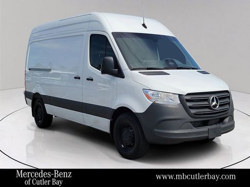 Used 2025 Mercedes-Benz Sprinter 2500 image 1