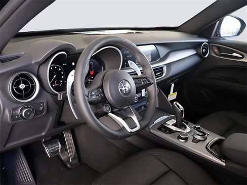 New 2025 Alfa Romeo Stelvio Sprint image 19