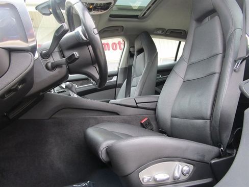Used 2014 Porsche Panamera S image 17