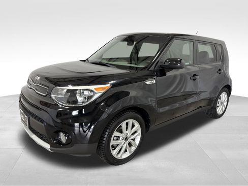 Used 2019 Kia Soul + image 1