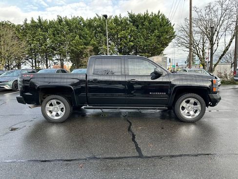 Used 2018 Chevrolet Silverado 1500 LT w/ LT Eassist Package image 7