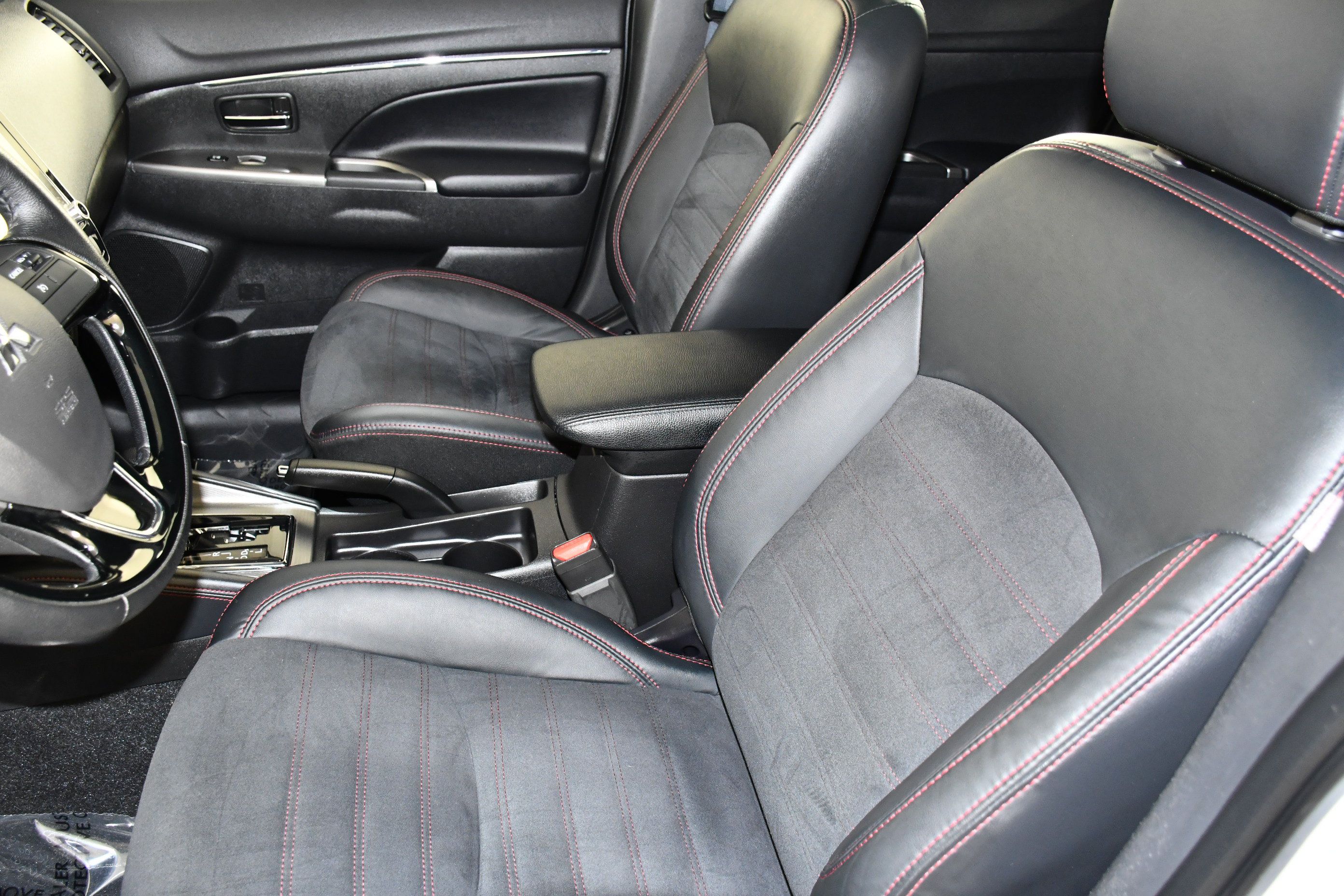 Used 2024 Mitsubishi Outlander Sport SE AWD/4WD image 37