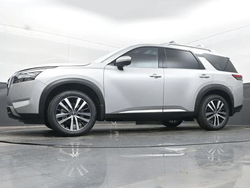 New 2025 Nissan Pathfinder Platinum image 27